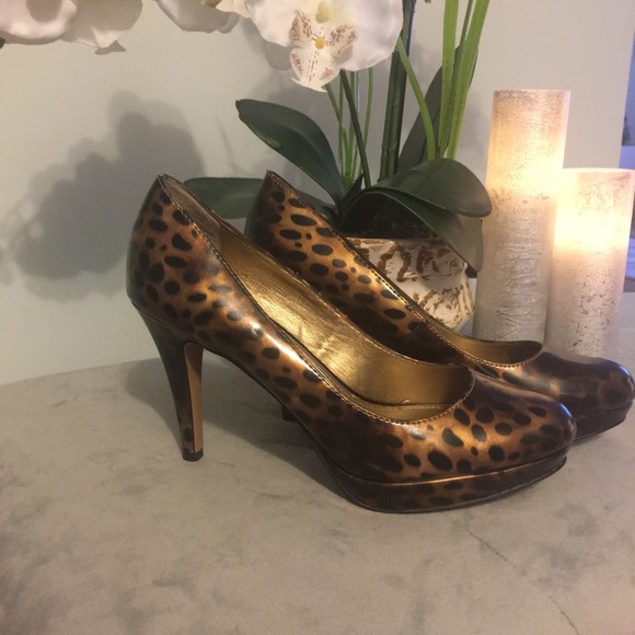 New Without Box Circa Joan & David Pearly Pumps - Picture 4 of 7